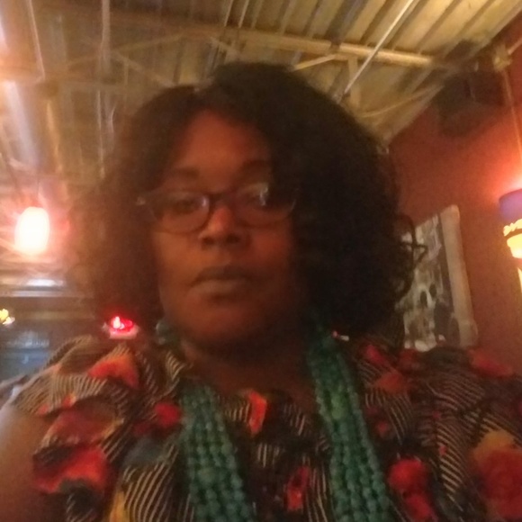 Meet your Posher, Rita - Picture 1 of 1